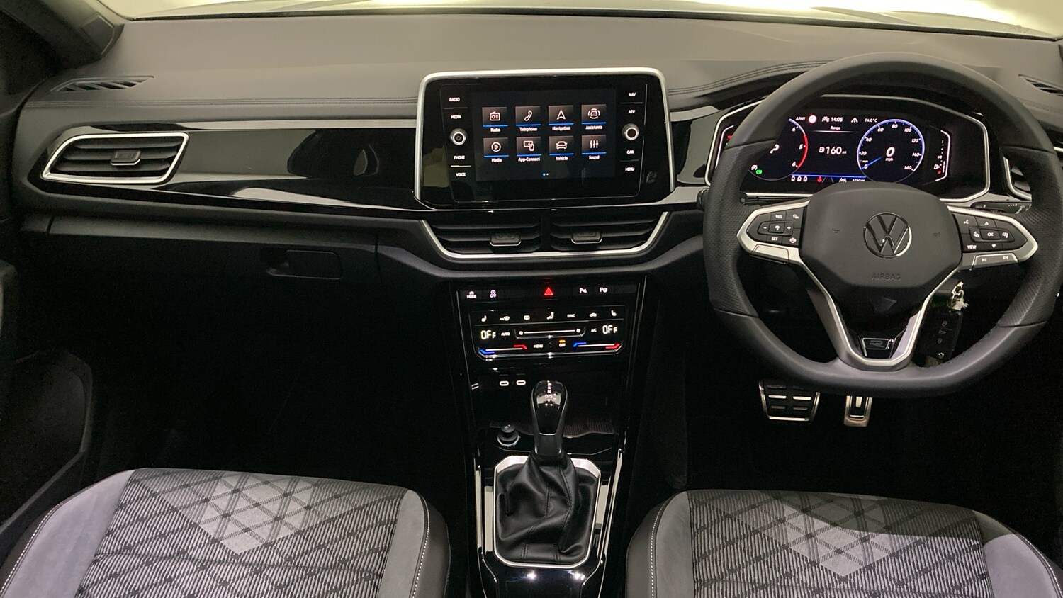 Used Volkswagen T-Roc 2025 for sale - 78149843: Photo 9