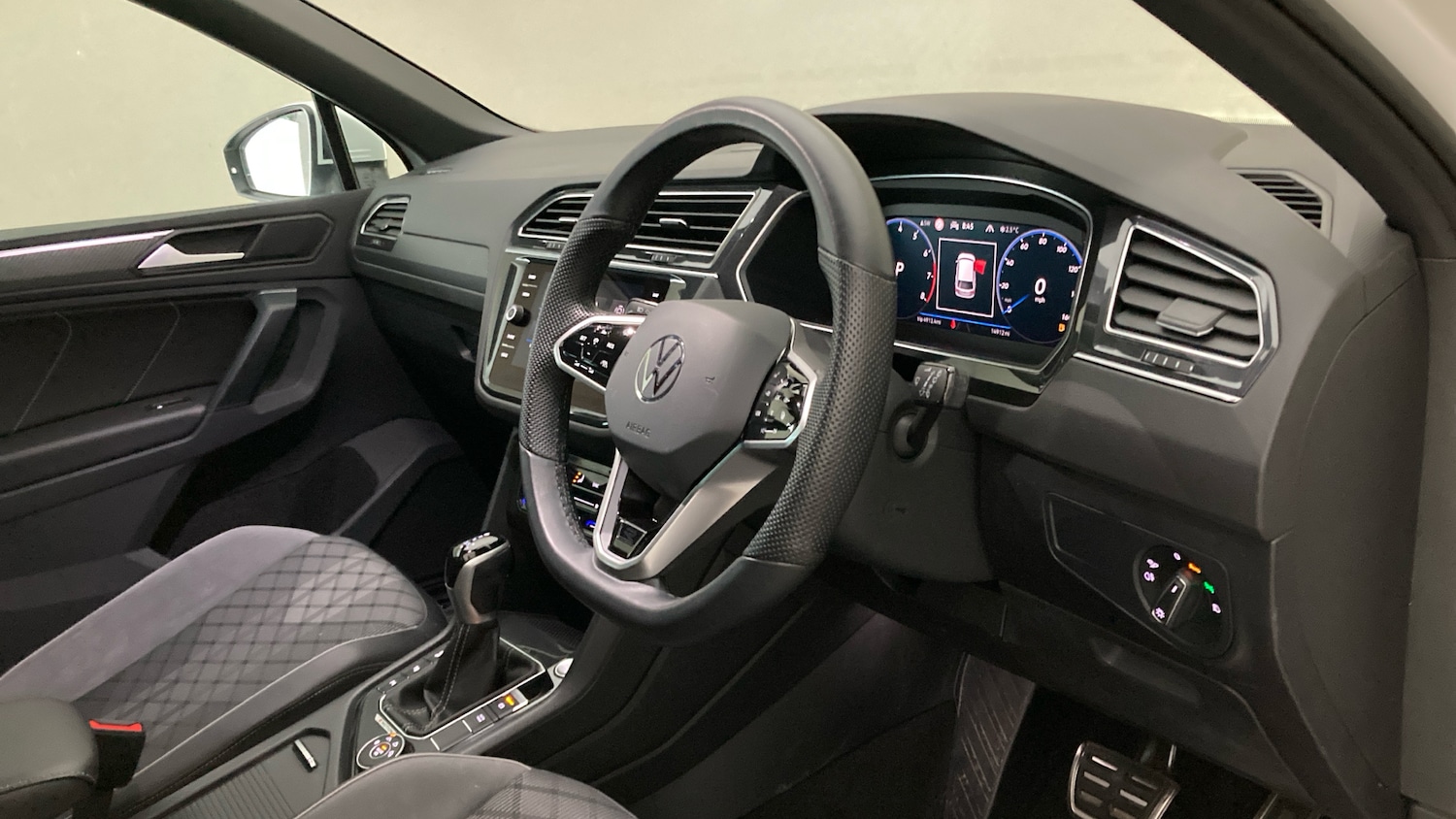 Used Volkswagen Tiguan 2023 for sale - 76706239: Photo 6