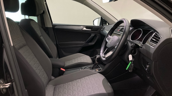Used Volkswagen Tiguan 2021 for sale - 76101211: Photo 15