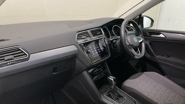 Used Volkswagen Tiguan 2021 for sale - 76101211: Photo 2