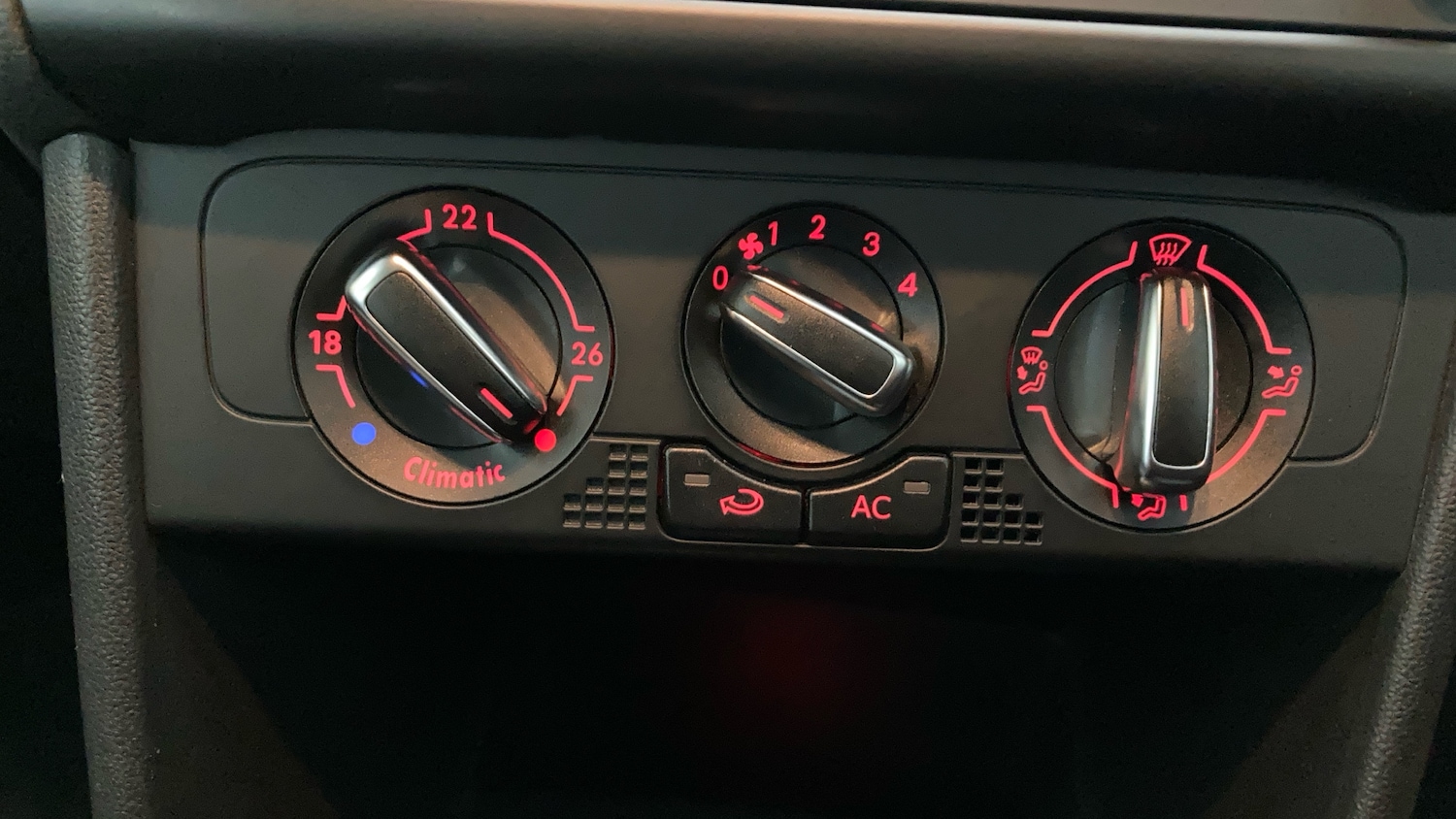 Used Volkswagen Polo 2010 for sale - 77601923: Photo 13