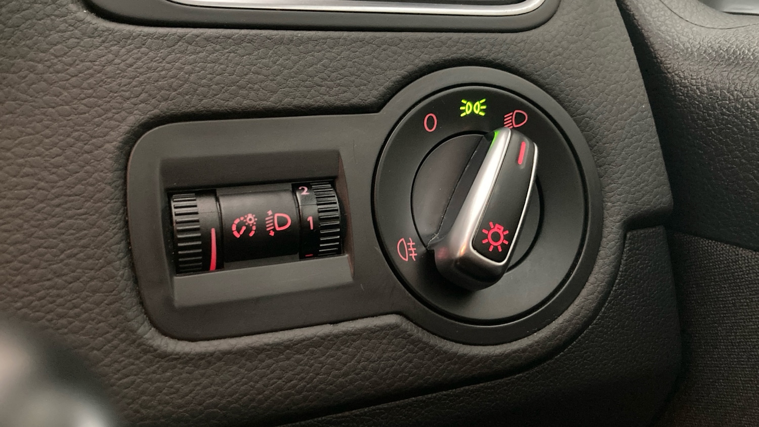 Used Volkswagen Polo 2010 for sale - 77601923: Photo 24