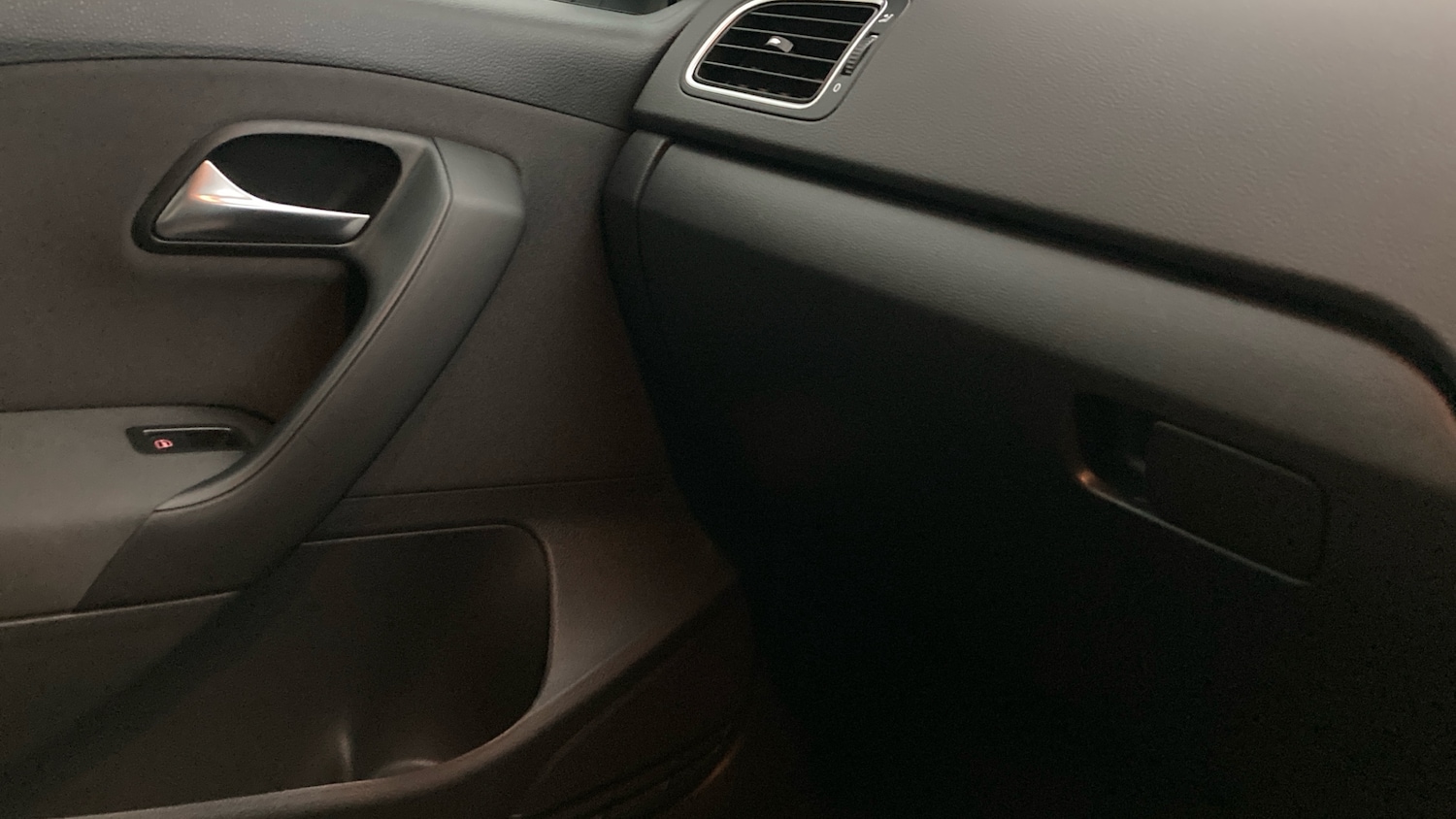 Used Volkswagen Polo 2010 for sale - 77601923: Photo 28