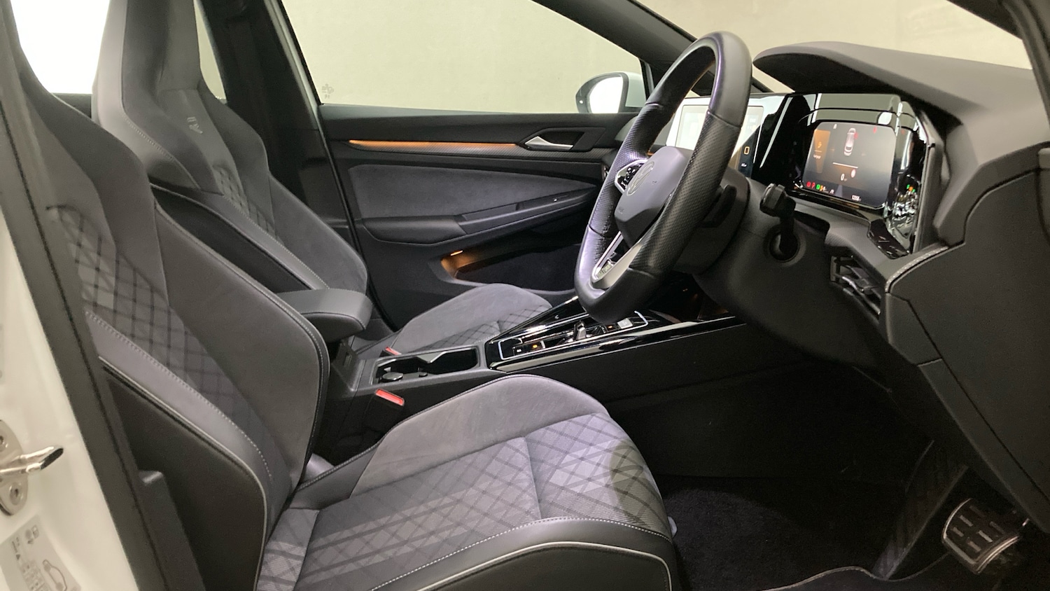 Used Volkswagen Golf 2024 for sale - 77151026: Photo 15