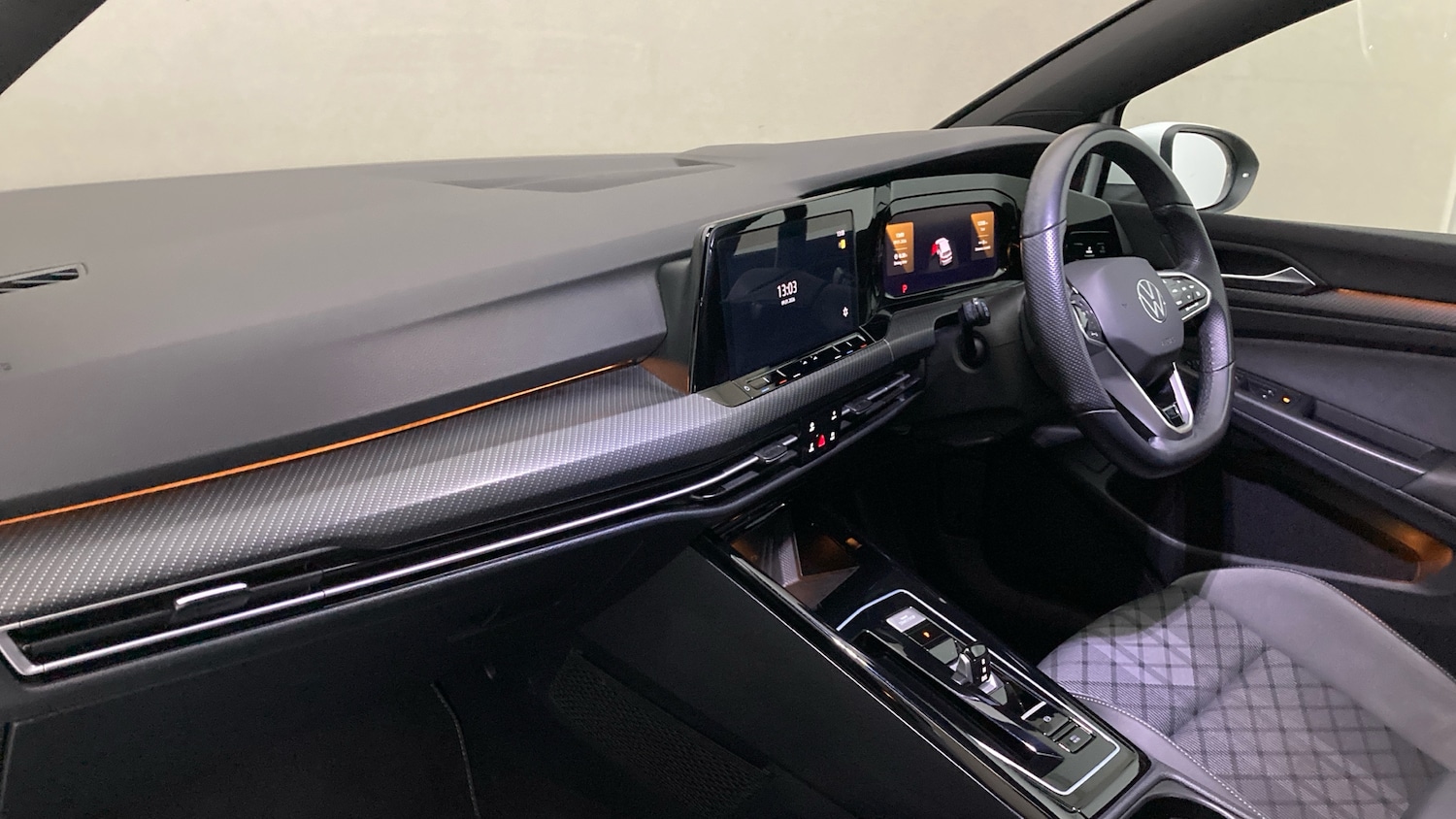 Used Volkswagen Golf 2024 for sale - 77151026: Photo 2