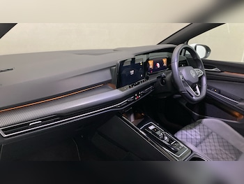 Used Volkswagen Golf 2024 for sale - 77151026: Photo