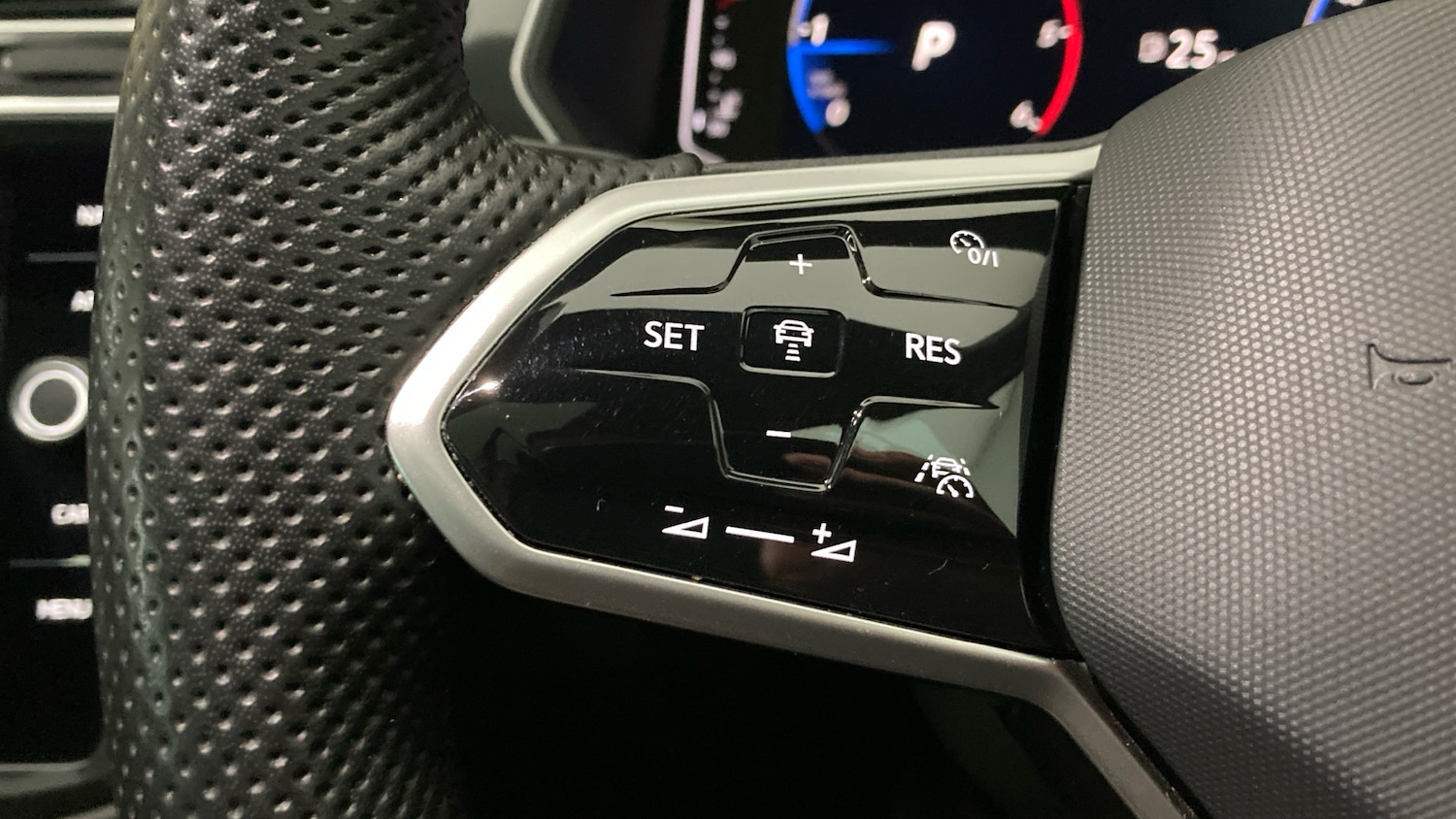 Used Volkswagen Tiguan 2023 for sale - 77432498: Photo 17