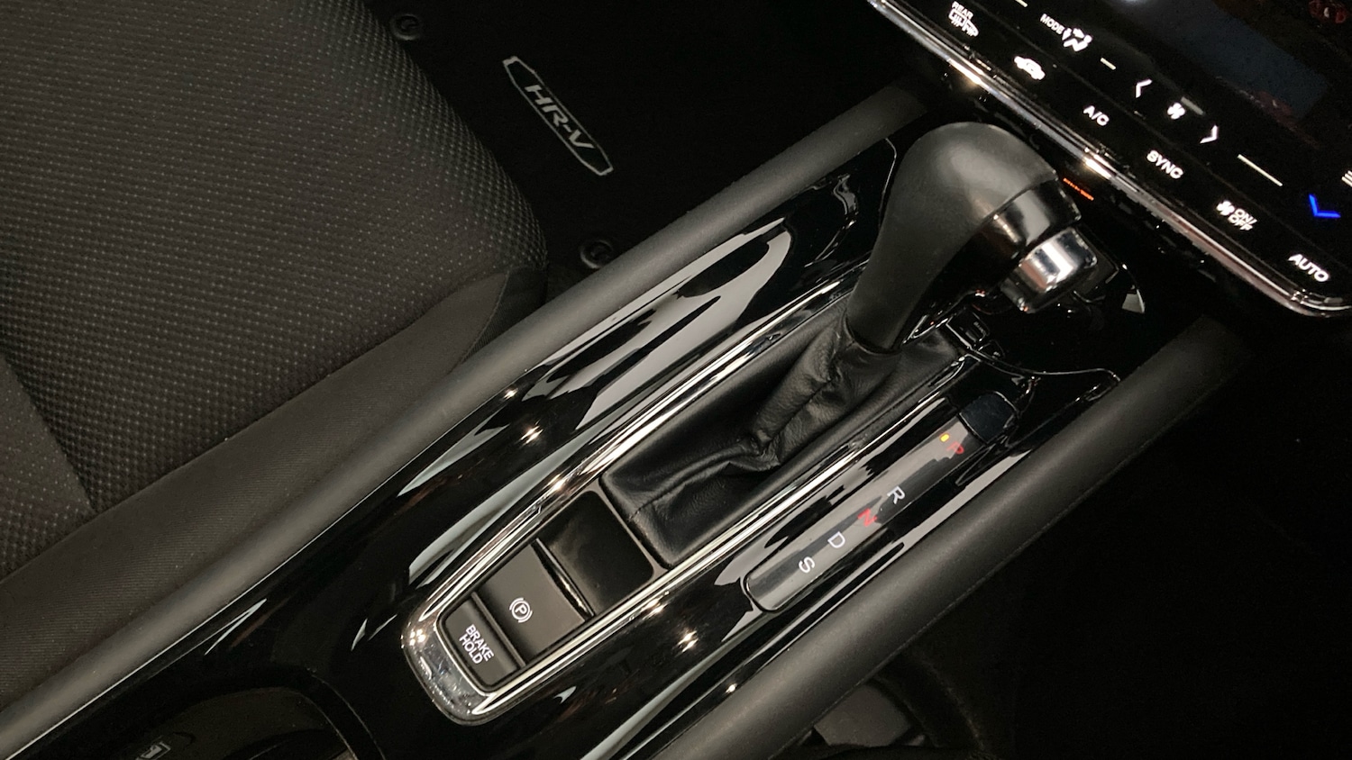 Used Honda HR-V 2018 for sale - 76382546: Photo 14