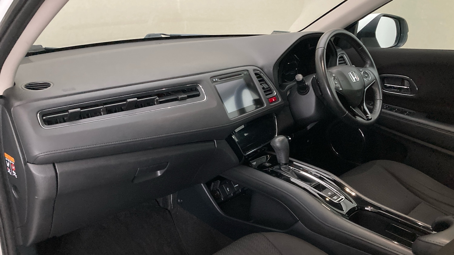 Used Honda HR-V 2018 for sale - 76382546: Photo 2