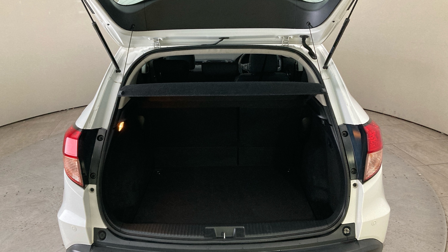 Used Honda HR-V 2018 for sale - 76382546: Photo 20