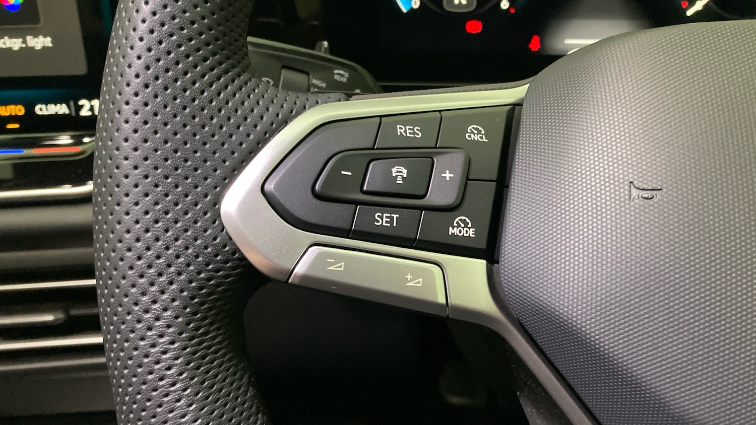 Used Volkswagen Tiguan 2025 for sale - 77298224: Photo 17