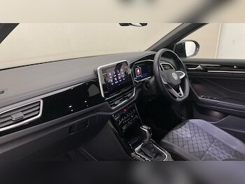 Used Volkswagen T-Roc 2024 for sale - 75651876: Photo