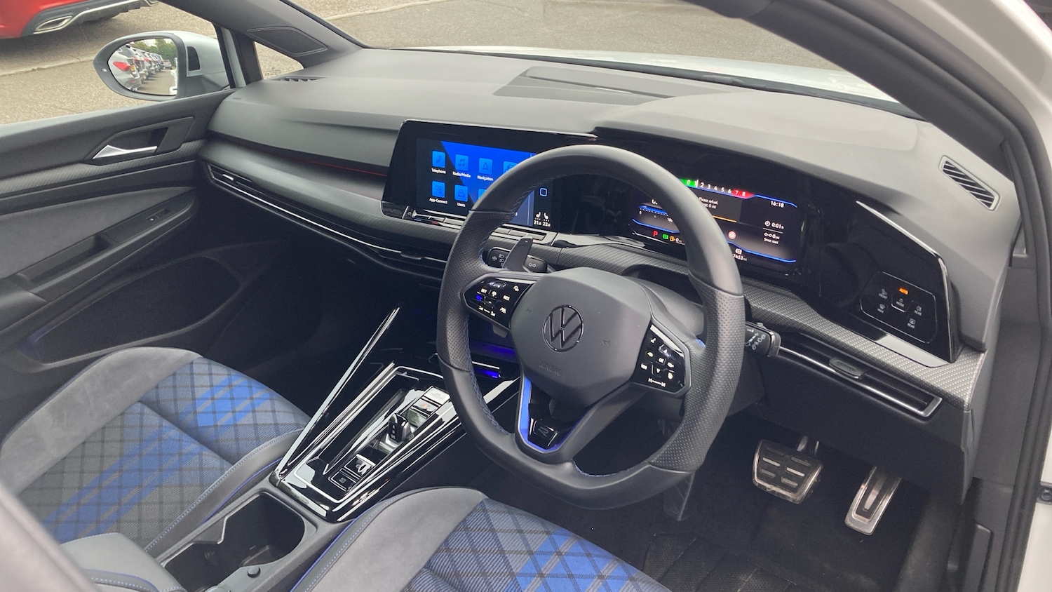 Used Volkswagen Golf 2024 for sale - 77570538: Photo 11