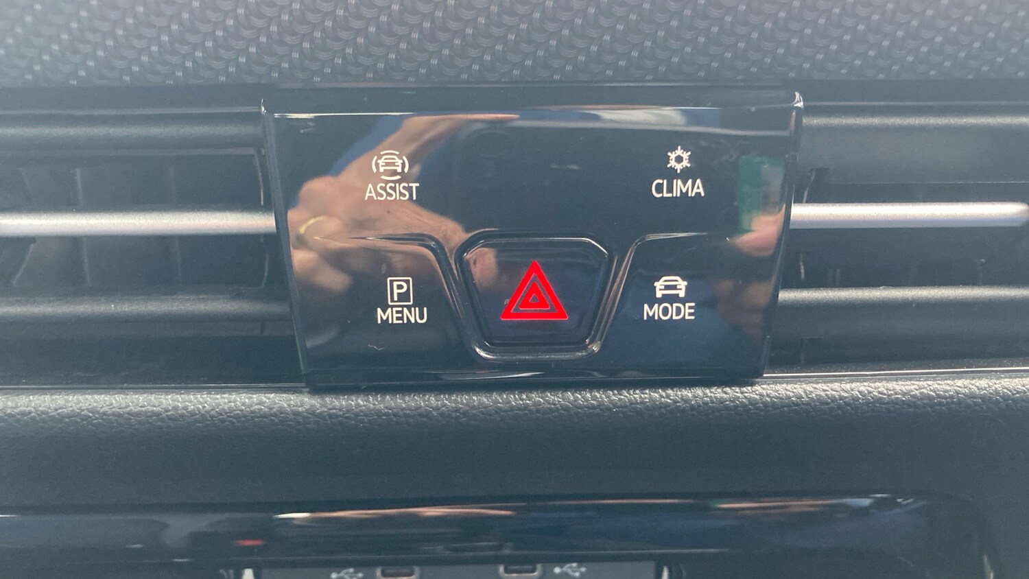 Used Volkswagen Golf 2024 for sale - 77570538: Photo 31