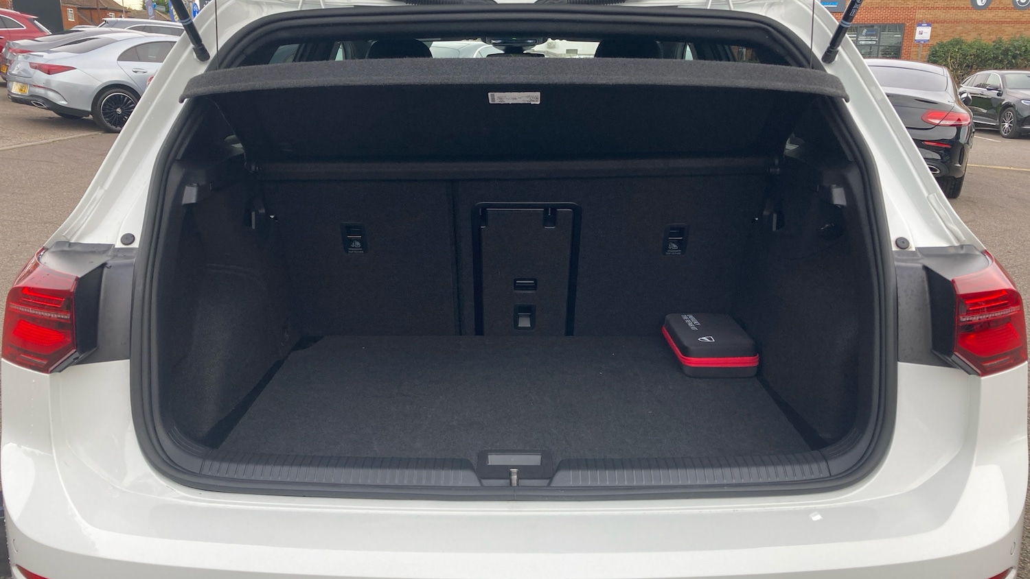 Used Volkswagen Golf 2024 for sale - 77570538: Photo 4