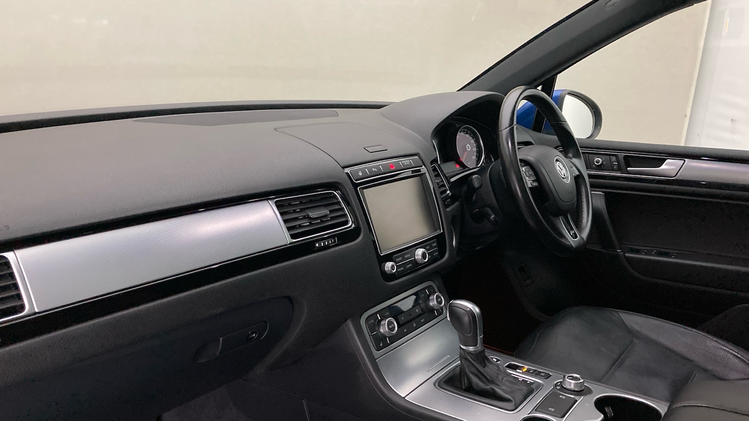 Used Volkswagen Touareg 2016 for sale - 78149826: Photo 2