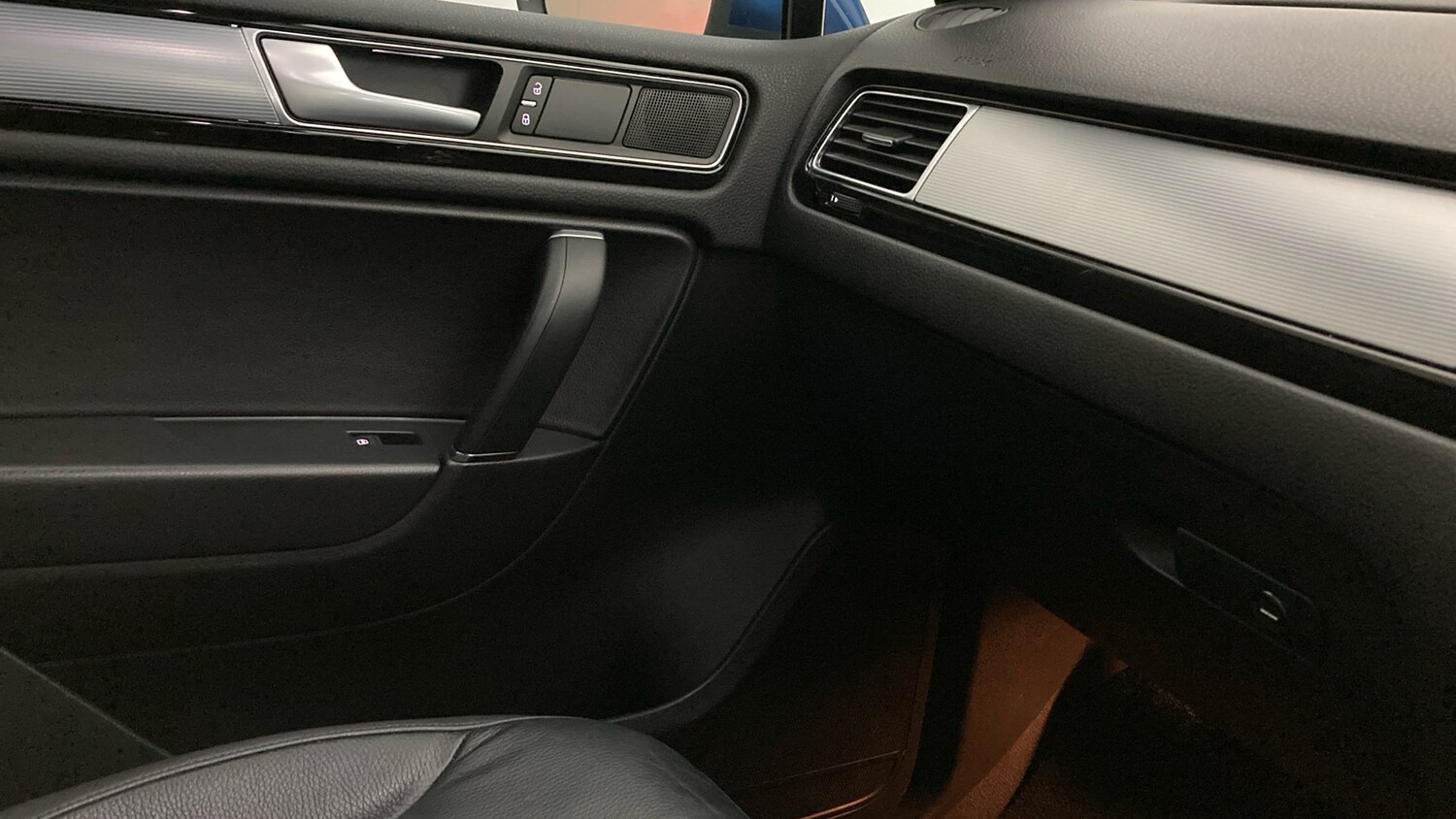 Used Volkswagen Touareg 2016 for sale - 78149826: Photo 29