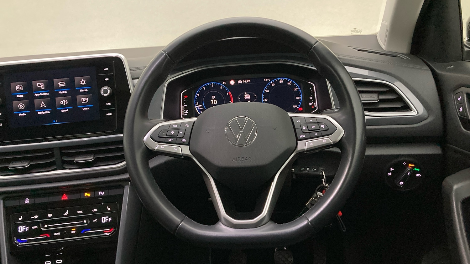 Used Volkswagen T-Roc 2023 for sale - 77901449: Photo 10