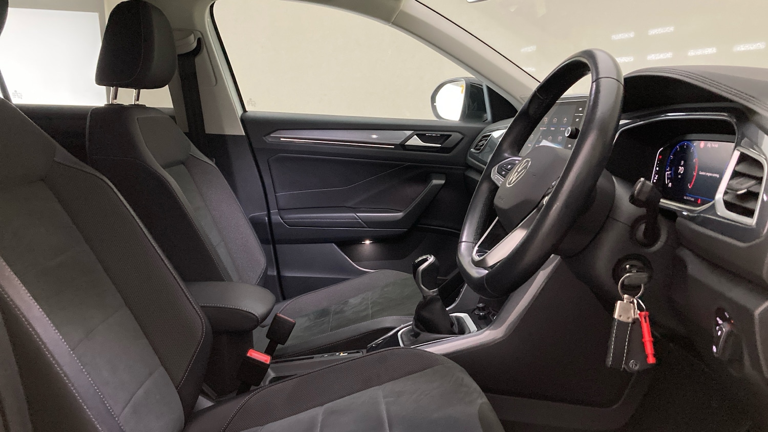 Used Volkswagen T-Roc 2023 for sale - 77901449: Photo 15