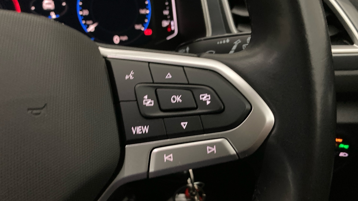 Used Volkswagen T-Roc 2023 for sale - 77901449: Photo 18