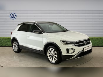 Used Volkswagen T-Roc 2023 for sale - 77901449: Photo