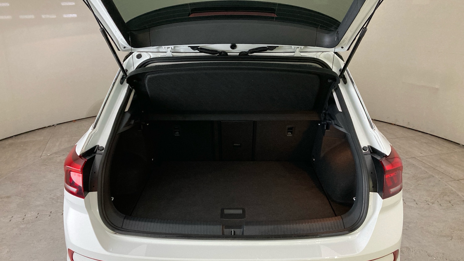 Used Volkswagen T-Roc 2023 for sale - 77901449: Photo 20