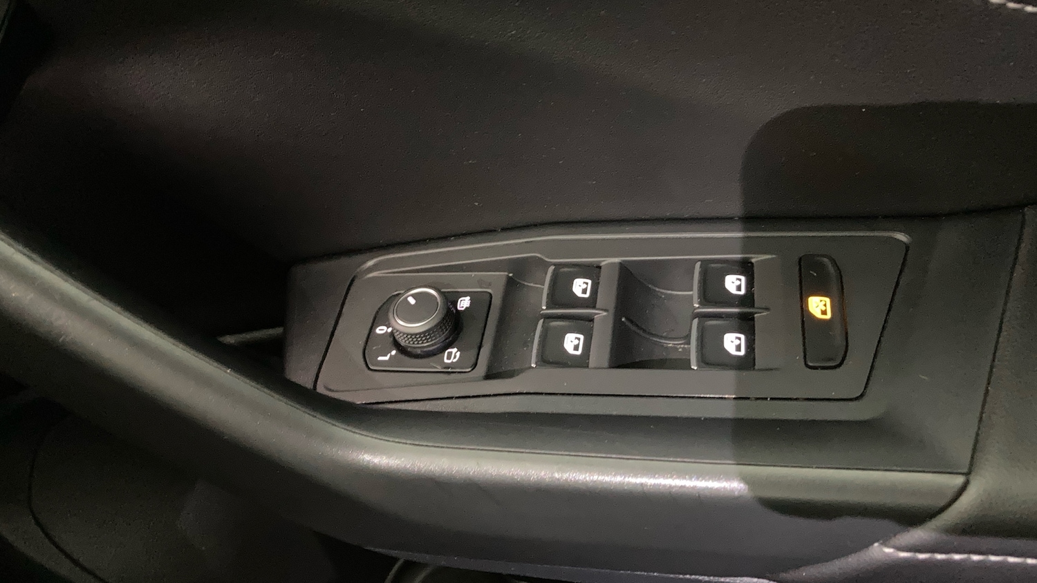 Used Volkswagen T-Roc 2023 for sale - 77901449: Photo 27