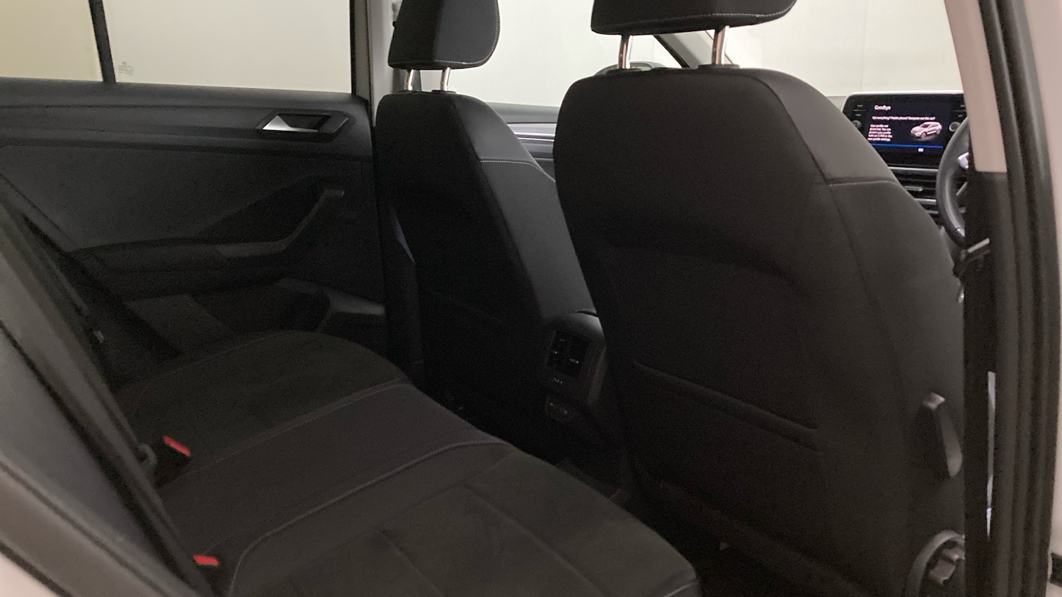 Used Volkswagen T-Roc 2023 for sale - 77901449: Photo 31