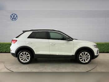 Used Volkswagen T-Roc 2023 for sale - 77901449: Photo