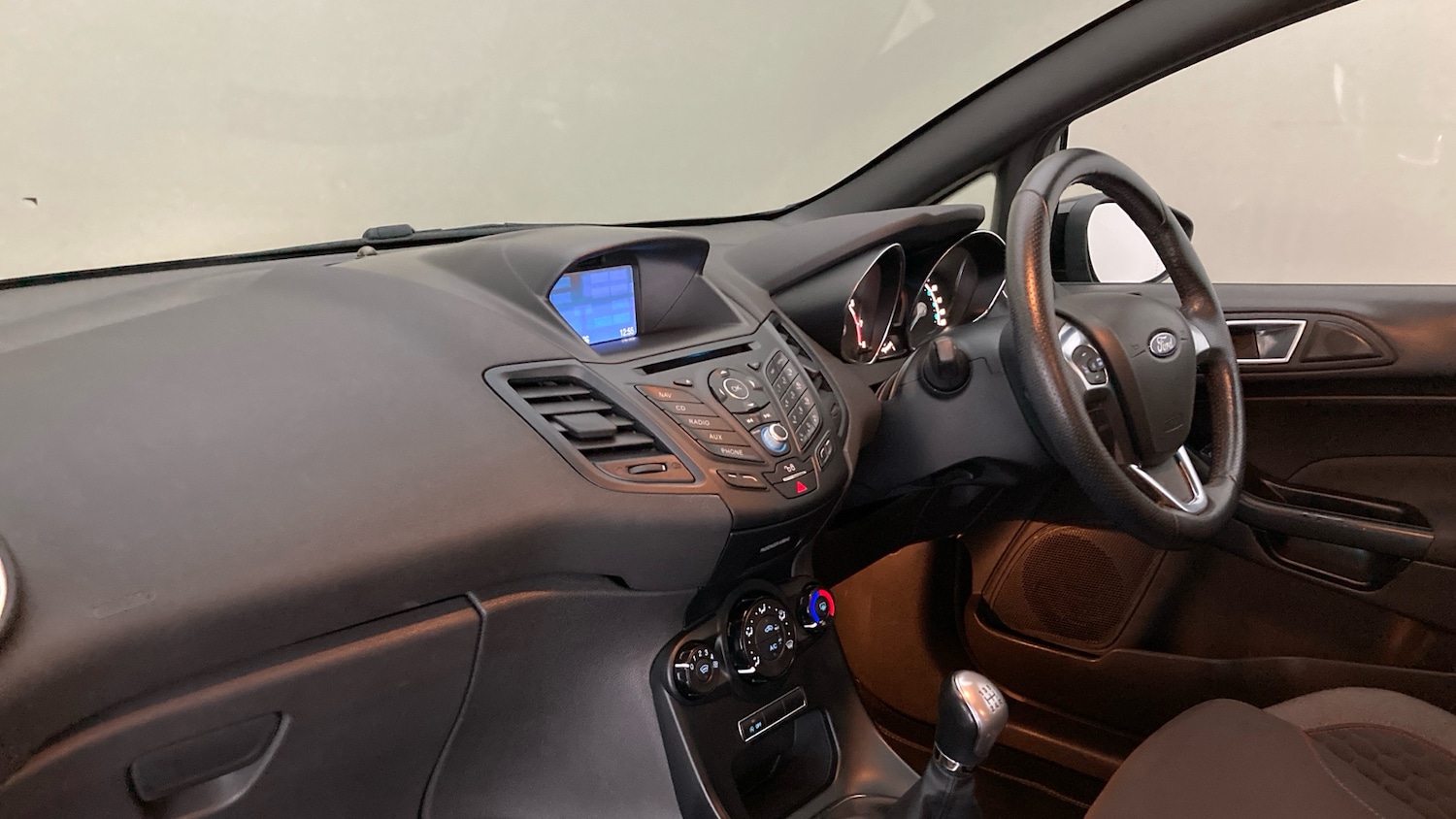 Used Ford Fiesta 2017 for sale - 78097990: Photo 2