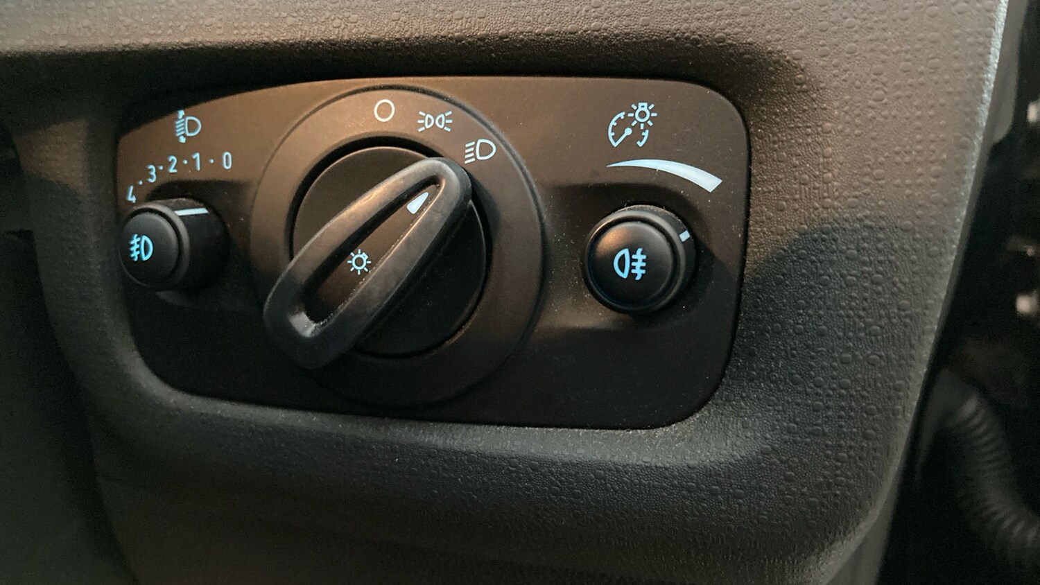 Used Ford Fiesta 2017 for sale - 78097990: Photo 25