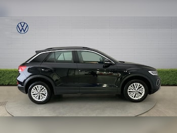 Used Volkswagen T-Roc 2023 for sale - 79557116: Photo