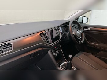 Used Volkswagen T-Roc 2018 for sale - 78408714: Photo