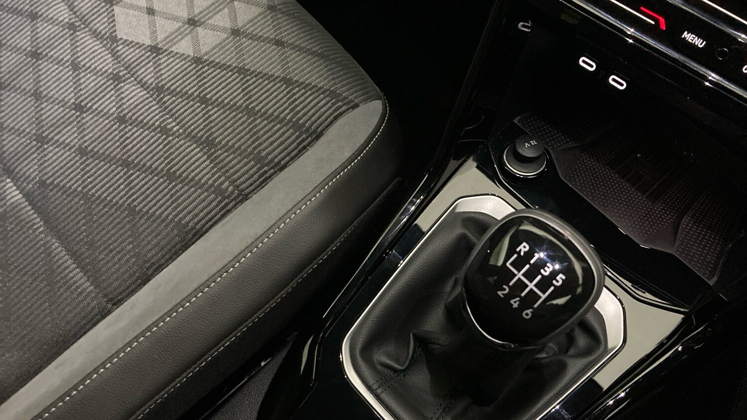 Used Volkswagen T-Roc 2025 for sale - 78149847: Photo 14