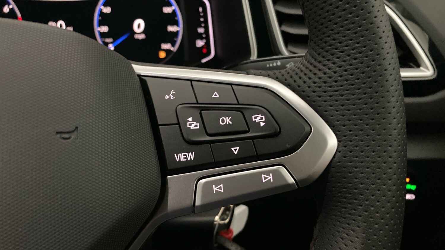 Used Volkswagen T-Roc 2025 for sale - 78149847: Photo 18