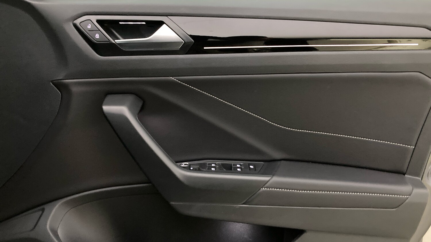 Used Volkswagen T-Roc 2025 for sale - 78149847: Photo 19