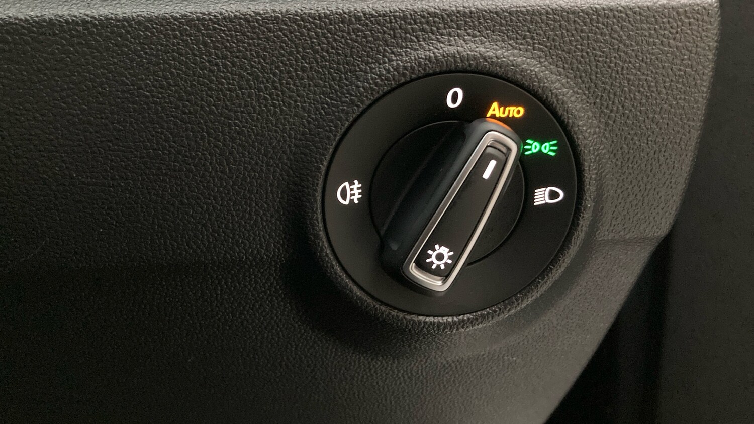 Used Volkswagen T-Roc 2025 for sale - 78149847: Photo 29