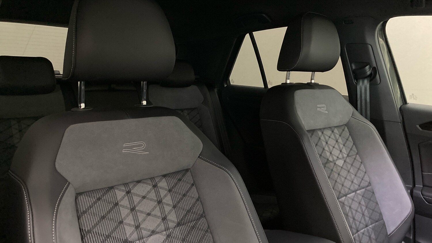 Used Volkswagen T-Roc 2025 for sale - 78149847: Photo 33