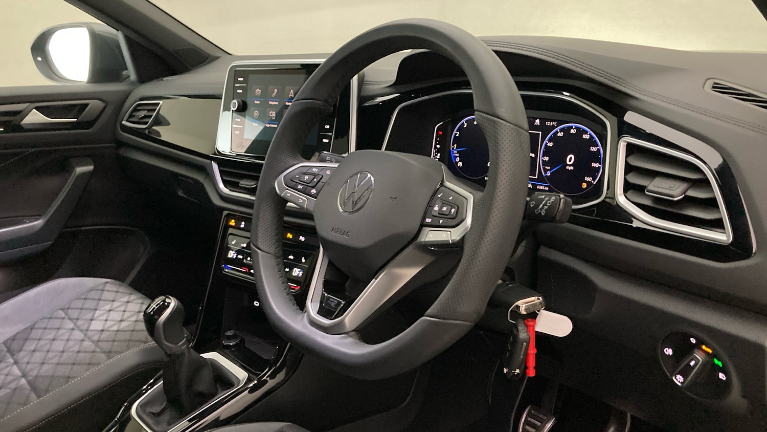 Used Volkswagen T-Roc 2025 for sale - 78149847: Photo 6