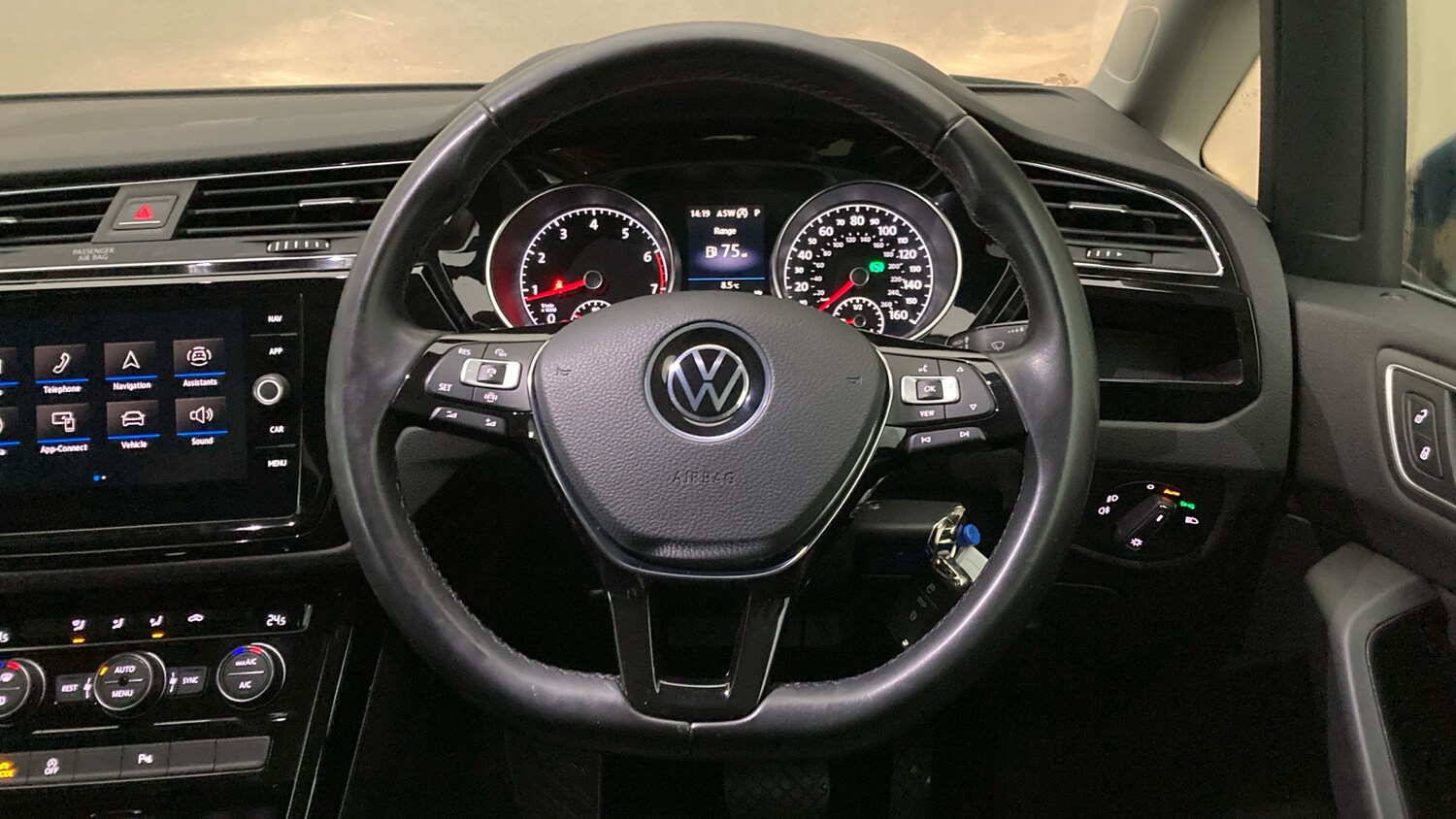 Used Volkswagen Touran 2020 for sale - 77490576: Photo 10