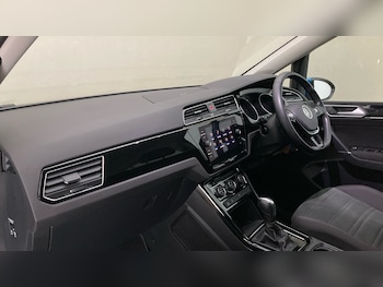 Used Volkswagen Touran 2020 for sale - 77490576: Photo