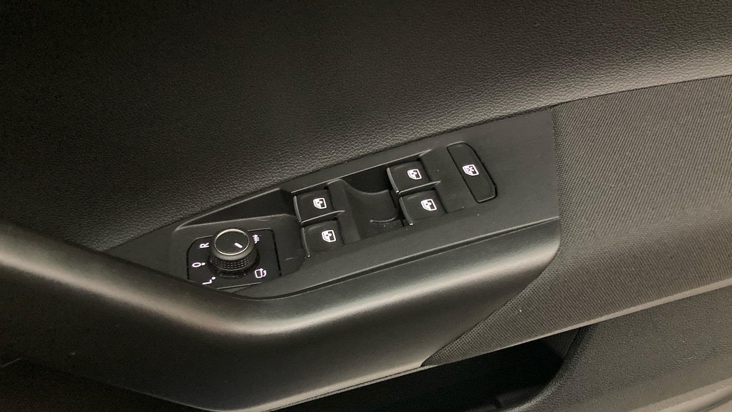 Used Volkswagen Taigo 2023 for sale - 76384218: Photo 32