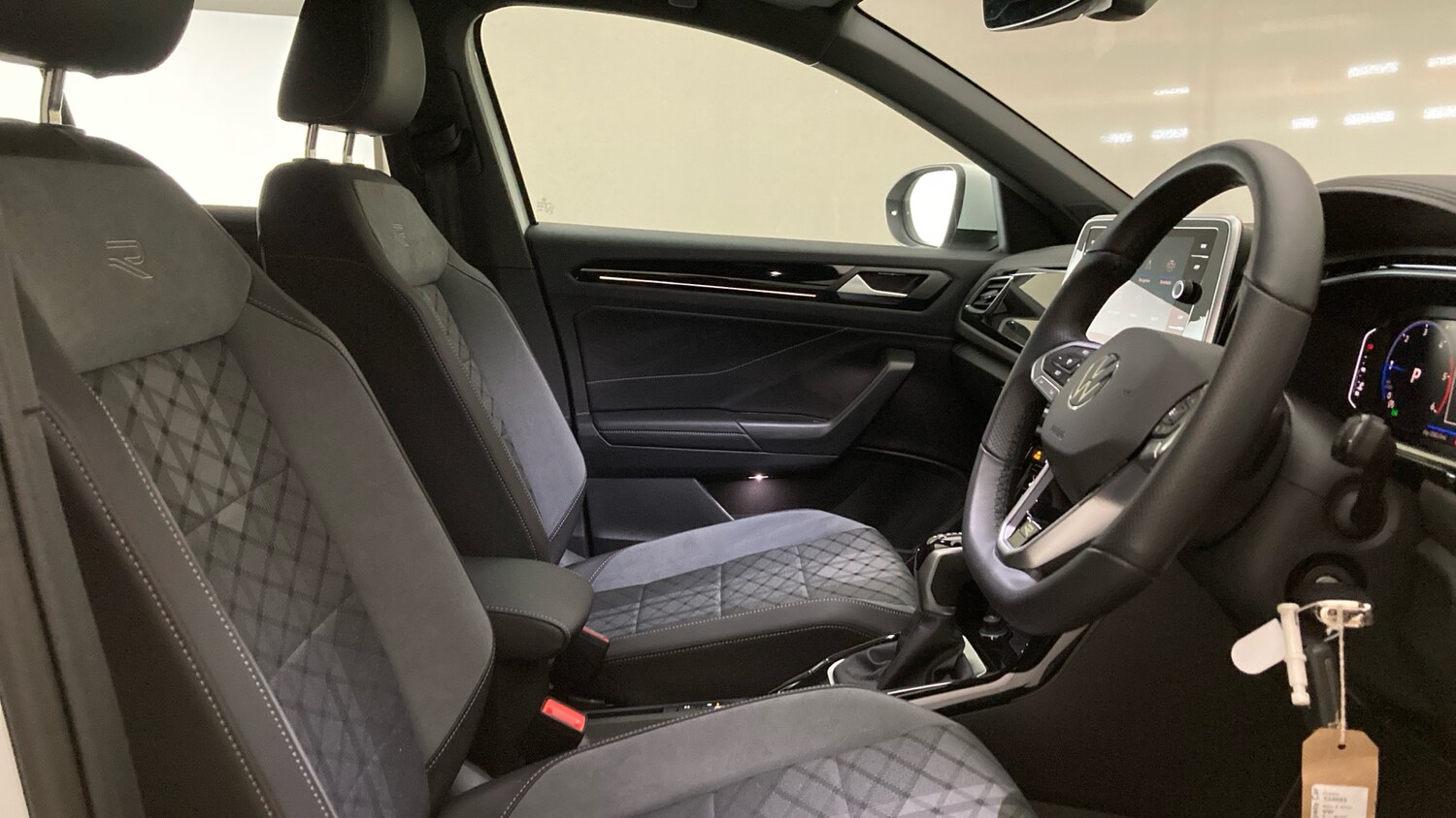 Used Volkswagen T-Roc 2025 for sale - 77900877: Photo 15