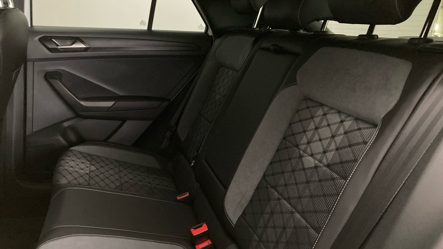 Used Volkswagen T-Roc 2025 for sale - 77900877: Photo 16