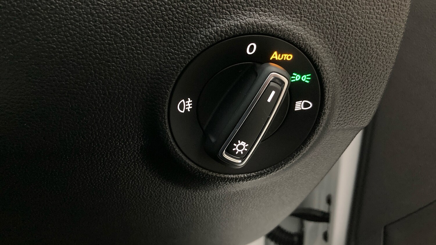 Used Volkswagen T-Roc 2025 for sale - 77900877: Photo 29