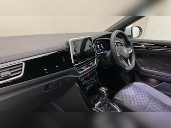 Used Volkswagen T-Roc 2025 for sale - 77900877: Photo