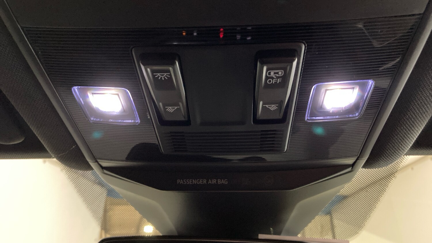 Used Volkswagen T-Roc 2025 for sale - 77900877: Photo 32