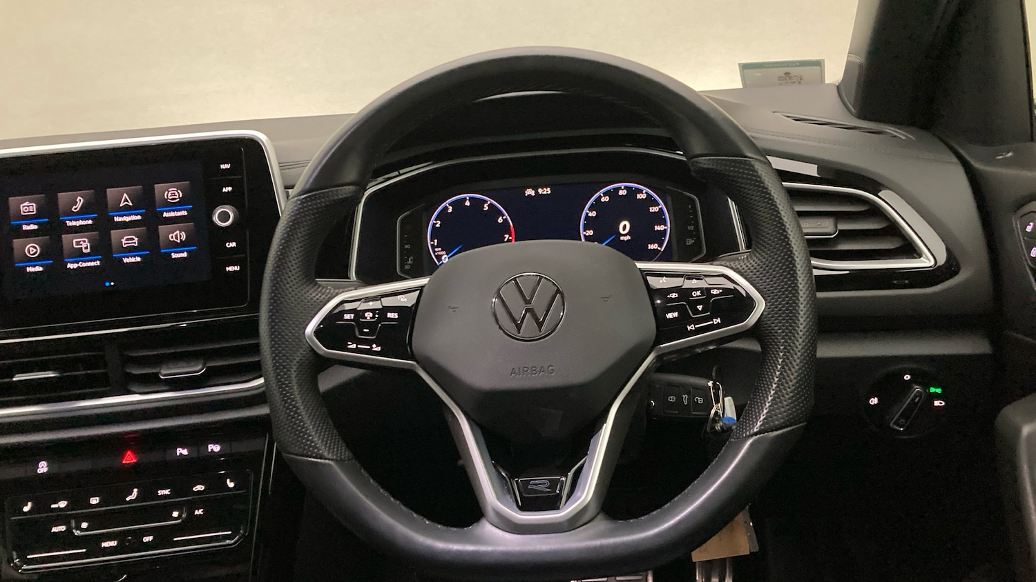 Used Volkswagen T-Roc 2022 for sale - 77245455: Photo 10