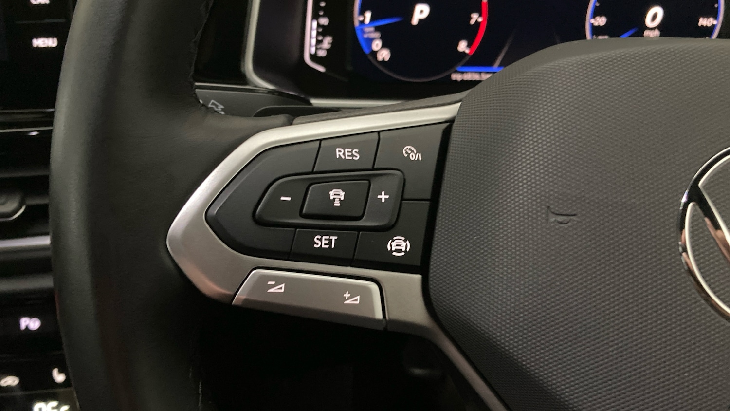 Used Volkswagen T-Roc 2024 for sale - 76101236: Photo 17