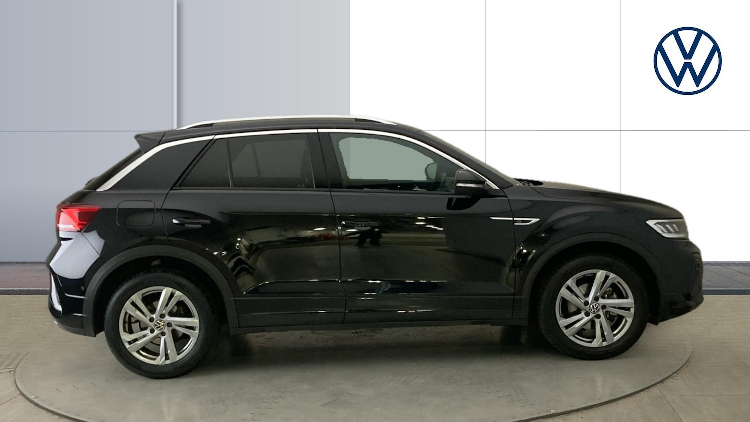 Used Volkswagen T-Roc 2024 for sale - 76101236: Photo 4